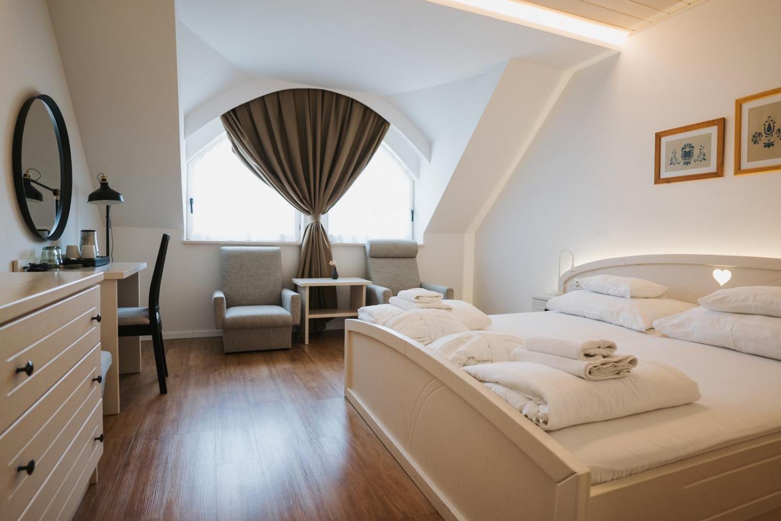 Tornacos Hotel - Hegykő Екстериор снимка