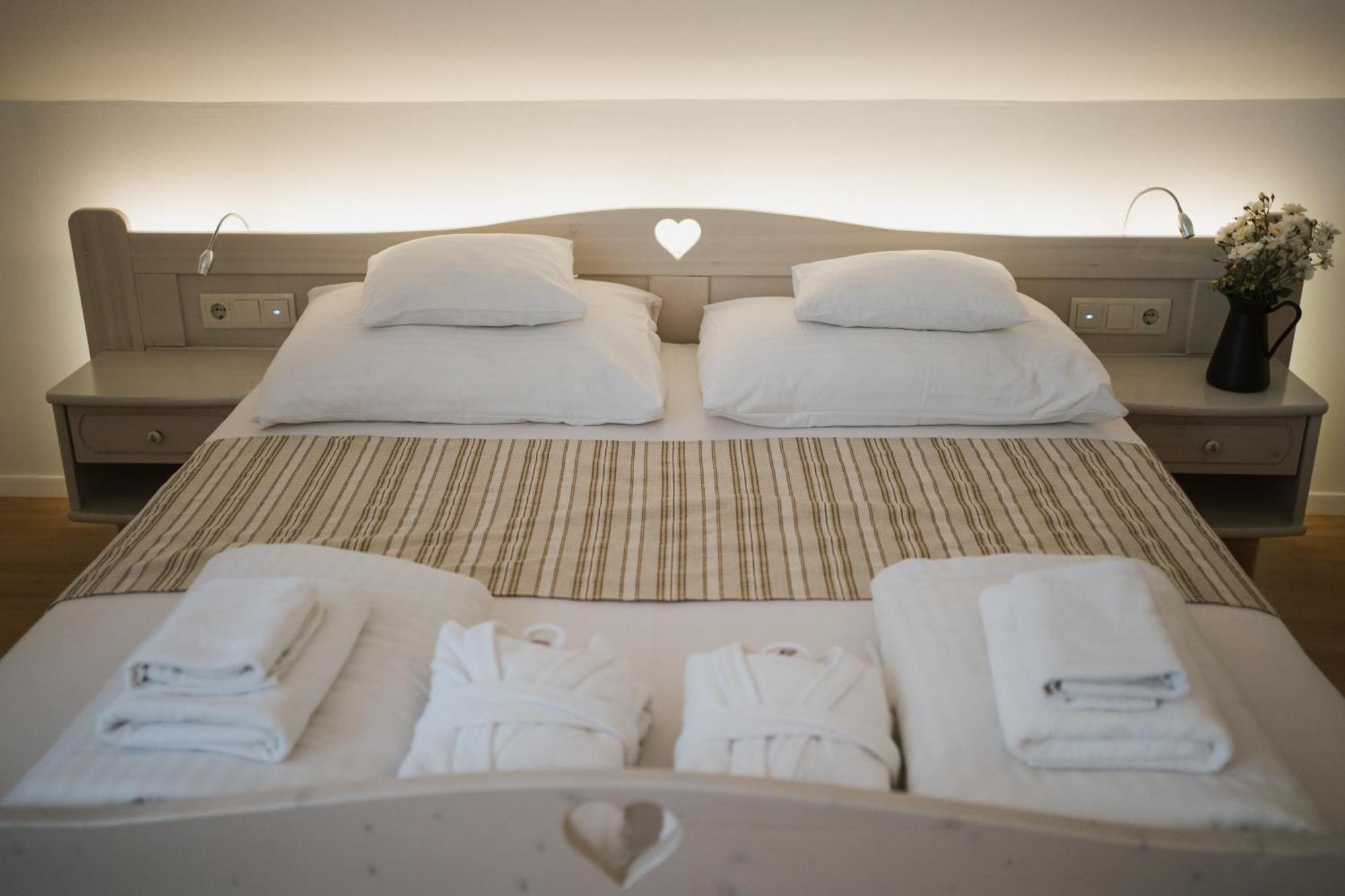 Tornacos Hotel - Hegykő Екстериор снимка