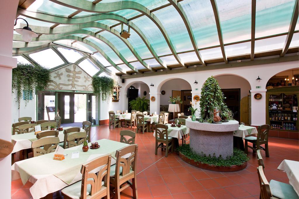 Tornacos Hotel - Hegykő Екстериор снимка