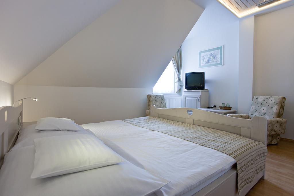 Tornacos Hotel - Hegykő Екстериор снимка